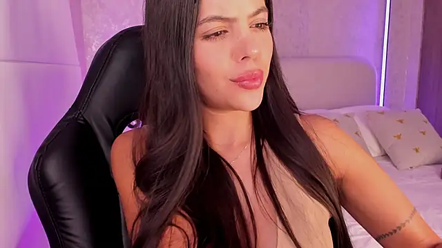 Snapshot of salome__11 chatting on 02/14/25, 06:45 salome 11 online show from 02/14/25, 06:45