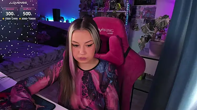 Snapshot of ChloeKohaku chatting on 12/18/24, 03:26 ChloeKohaku online show from 12/18/24, 03:26