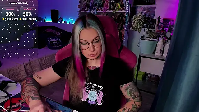 Snapshot of ChloeKohaku chatting on 02/11/25, 03:18 ChloeKohaku online show from 02/11/25, 03:18