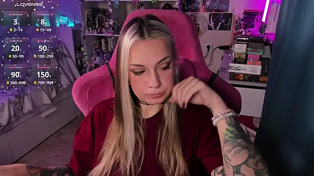 Snapshot of ChloeKohaku chatting on 11/23/25, 06:35 ChloeKohaku online show from 11/23/25, 06:35