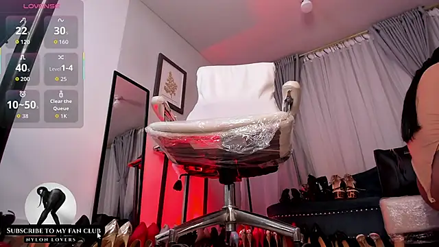 Ashley leon  online show from 10/06/25, 02:14