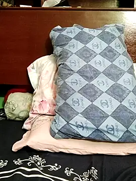 QueenSoreal online show from 04/06/26, 04:30