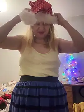 Snapshot of Susanel chatting on 12/31/24, 03:42 Susanel online show from 12/31/24, 03:42