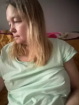 Snapshot of Susanel chatting on 01/16/25, 10:42 Susanel online show from 01/16/25, 10:42