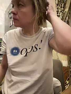 Snapshot of Susanel chatting on 01/26/25, 04:51 Susanel online show from 01/26/25, 04:51