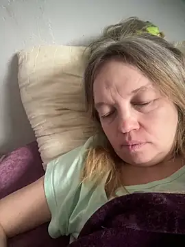 Snapshot of Susanel chatting on 02/15/25, 08:11 Susanel online show from 02/15/25, 08:11