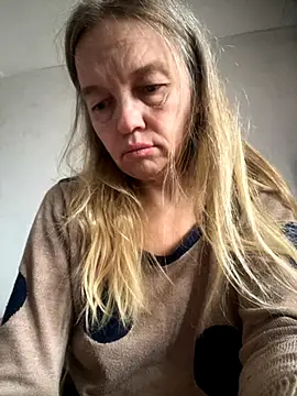 Snapshot of Susanel chatting on 09/18/25, 08:38 Susanel online show from 09/18/25, 08:38