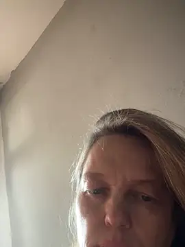 Snapshot of Susanel chatting on 09/24/25, 11:46 Susanel online show from 09/24/25, 11:46