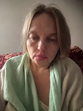 Snapshot of Susanel chatting on 09/25/25, 11:03 Susanel online show from 09/25/25, 11:03