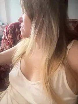 Snapshot of Susanel chatting on 10/09/25, 09:40 Susanel online show from 10/09/25, 09:40