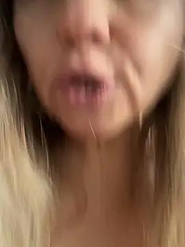 Snapshot of Susanel chatting on 11/01/25, 11:34 Susanel online show from 11/01/25, 11:34