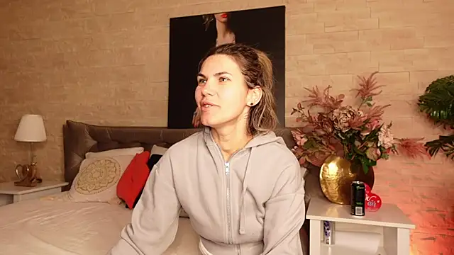 FeliciaKrige online show from 05/03/26, 07:53
