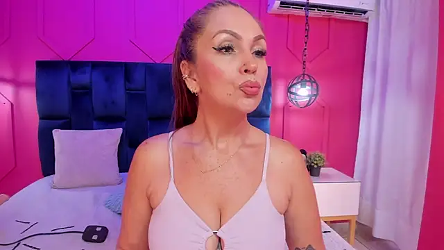 chantall1375 online show from 10/22/25, 12:16