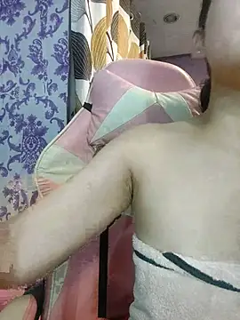 Snapshot of Sweety_Aria chatting on 10/22/25, 03:40 Sweety Aria online show from 10/22/25, 03:40