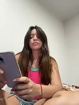 Snapshot of kiarafonseca_ chatting on 12/11/24, 01:37 kiarafonseca online show from 12/11/24, 01:37