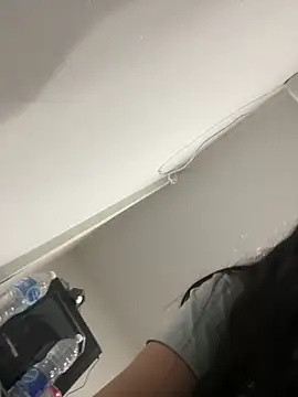 Snapshot of kiarafonseca_ chatting on 10/25/25, 02:08 kiarafonseca online show from 10/25/25, 02:08