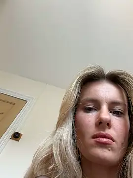 Snapshot of DollyDripp chatting on 05/08/26, 10:09 DollyDripp online show from 05/08/26, 10:09