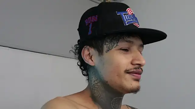 trieone online show from 02/10/25, 04:19