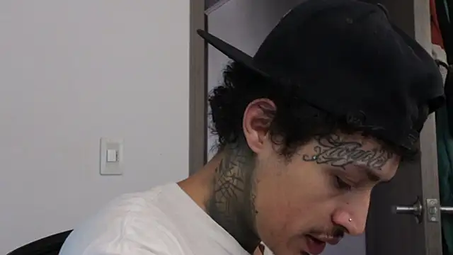 trieone online show from 09/12/25, 02:17