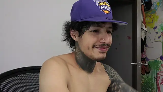 trieone online show from 02/18/26, 01:45