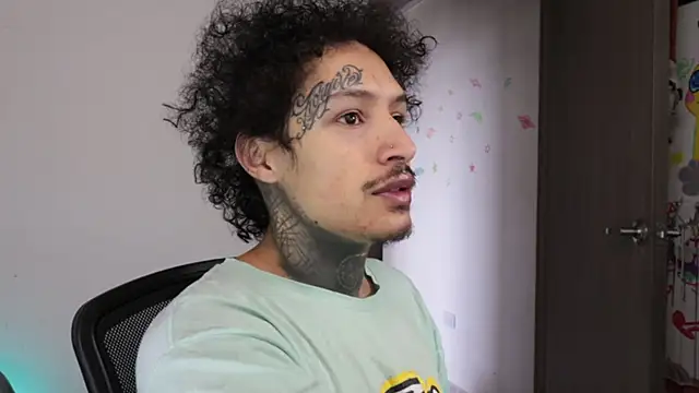 trieone online show from 03/18/26, 02:20