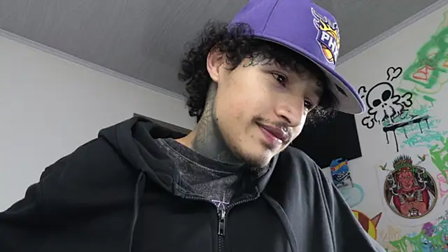 trieone online show from 03/27/26, 02:17