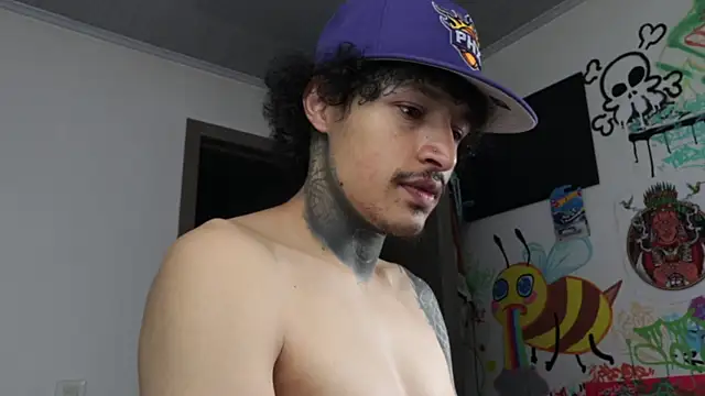 trieone online show from 03/31/26, 02:02