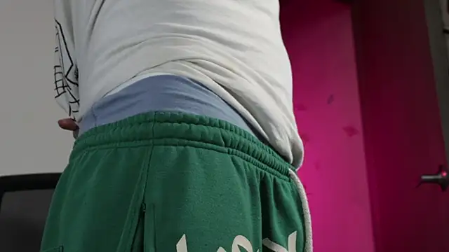 trieone online show from 04/11/26, 02:27