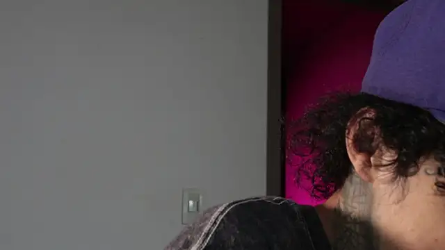 trieone online show from 05/28/26, 02:20