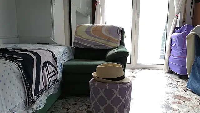 Snapshot of Dharmare@xh chatting on 11/08/25, 01:00 Dharmarexh online show from 11/08/25, 01:00