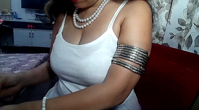 yourradhika online show from 02/24/25, 06:04