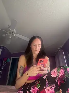 lolabunny9 online show from 02/12/25, 04:11