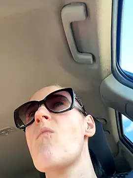 lolabunny9 online show from 11/23/25, 07:02