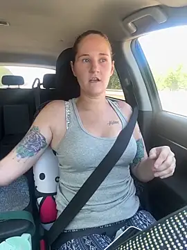 lolabunny9 online show from 04/11/26, 04:55