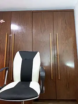 bunny bicht online show from 10/13/25, 12:16