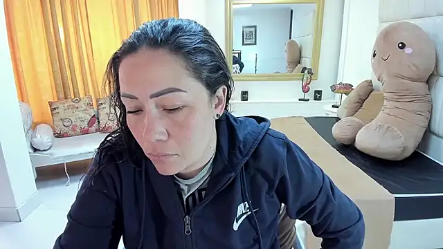 gaby trent online show from 09/17/25, 01:13