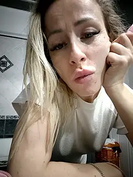 Monique 2023 online show from 01/17/26, 03:00