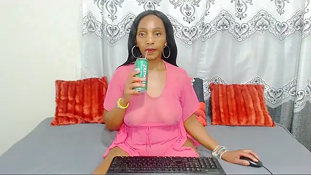 Snapshot of NikkyJigglesX chatting on 09/13/25, 11:43 NikkyJigglesX online show from 09/13/25, 11:43