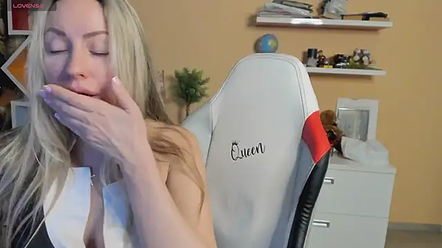 Veola new online show from 01/26/25, 04:30