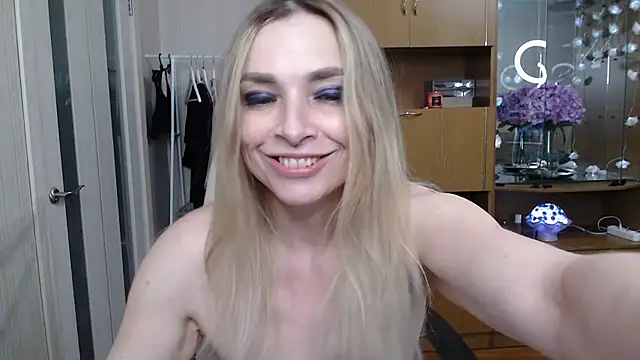 Mika Passion online show from 01/29/25, 03:04