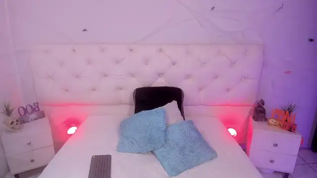 Snapshot of ximena_slut_21 chatting on 10/14/25, 03:40 ximena slut 21 online show from 10/14/25, 03:40