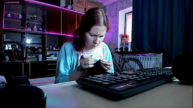 pa1e pr1ncess online show from 02/18/25, 12:39