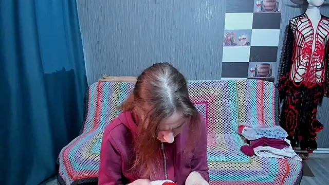 Snapshot of pa1e_pr1ncess chatting on 12/14/25, 07:58 pa1e pr1ncess online show from 12/14/25, 07:58