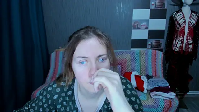 Snapshot of pa1e_pr1ncess chatting on 12/15/25, 07:34 pa1e pr1ncess online show from 12/15/25, 07:34