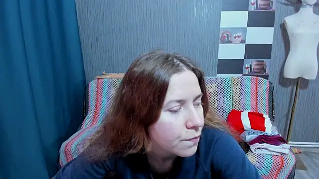 Snapshot of pa1e_pr1ncess chatting on 12/17/25, 05:13 pa1e pr1ncess online show from 12/17/25, 05:13