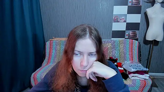 Snapshot of pa1e_pr1ncess chatting on 12/18/25, 07:03 pa1e pr1ncess online show from 12/18/25, 07:03