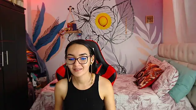 LinzyBaner online show from 01/08/25, 01:00