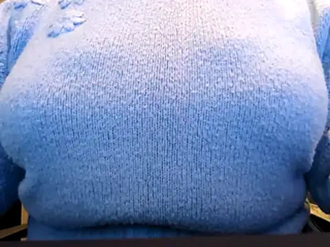 Snapshot of SensualATease chatting on 10/24/25, 04:03 SensualATease online show from 10/24/25, 04:03