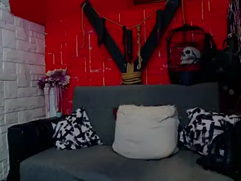 Snapshot of MistressRachelle chatting on 02/15/25, 10:31 MistressRachelle online show from 02/15/25, 10:31