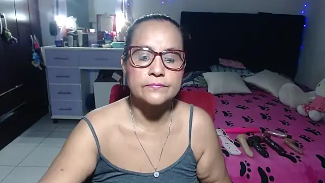 pervert mommy  online show from 07/16/26, 09:48